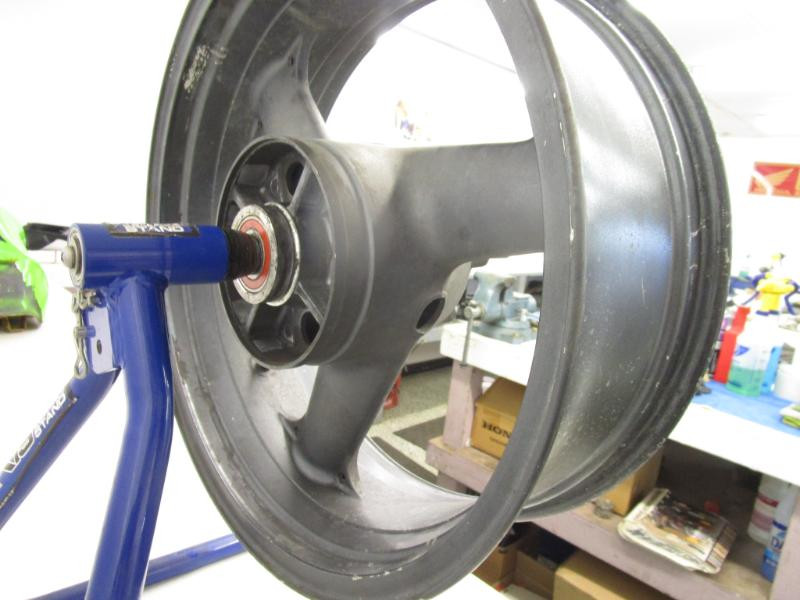 01 Kawasaki ZX 7R Ninja Rear Wheel Rim 17x6